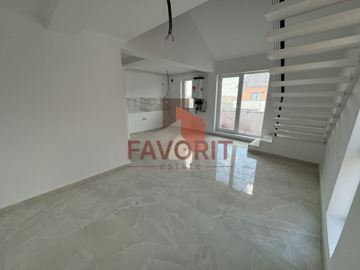 Apartament pe 2 nivele. Aproape de LIDL. Disponibil imediat - Poză 1