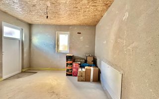 Casă individuală de vanzare  cu garaj și curte proprie – Hălchiu - Poză 10