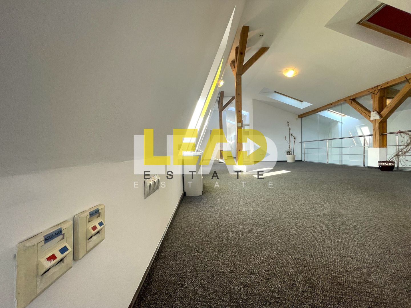 Birouri de inchiriat, open space, 187 mp utili, str Aurel Vlaicu! - Poză 8