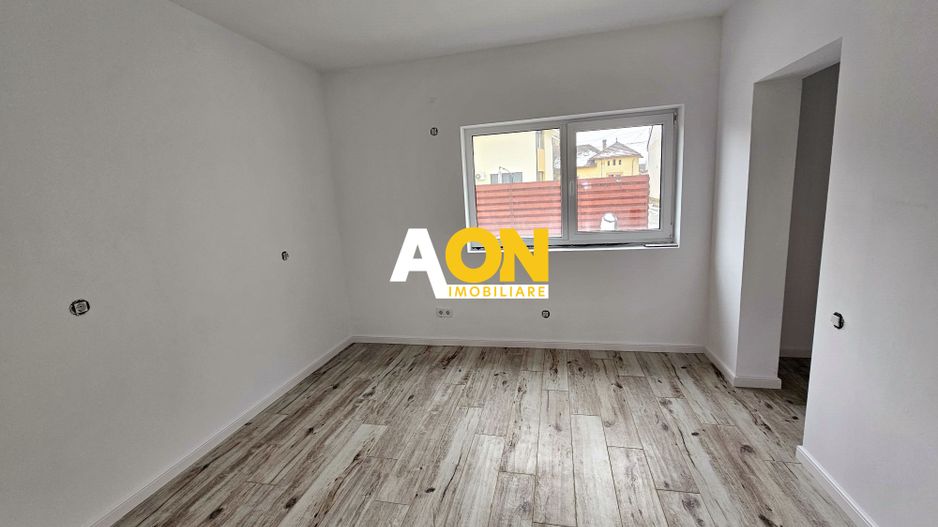 1/2 Duplex finisat 90%, 4 camere, 317 mp teren, zona Centru - Poză 5