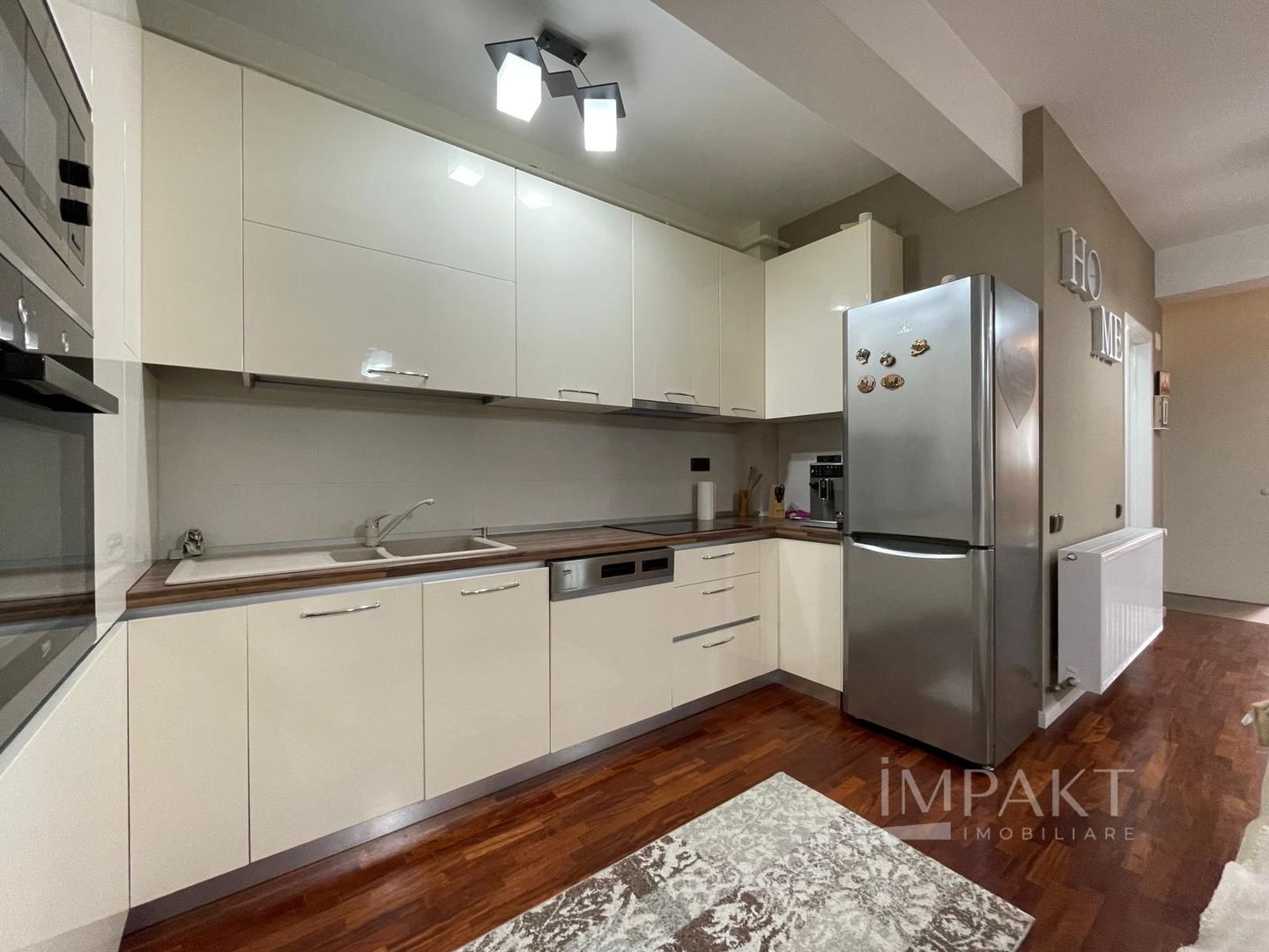 Apartament lux,  prima inchiriere-  4 camere + 2 locuri parcare - Poză 15