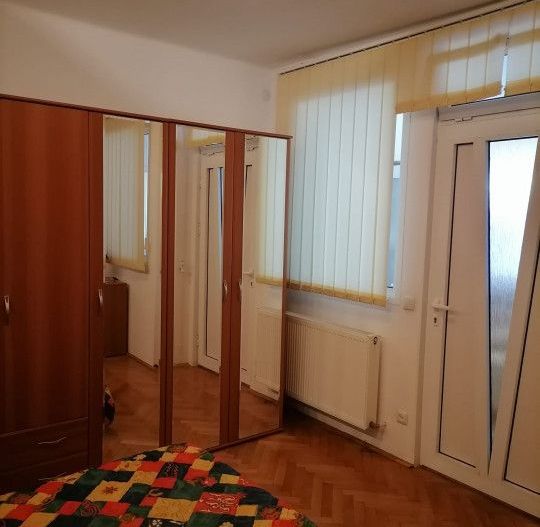 Apartament 3 camere in vila de inchiriat, central, Campina - Poză 6