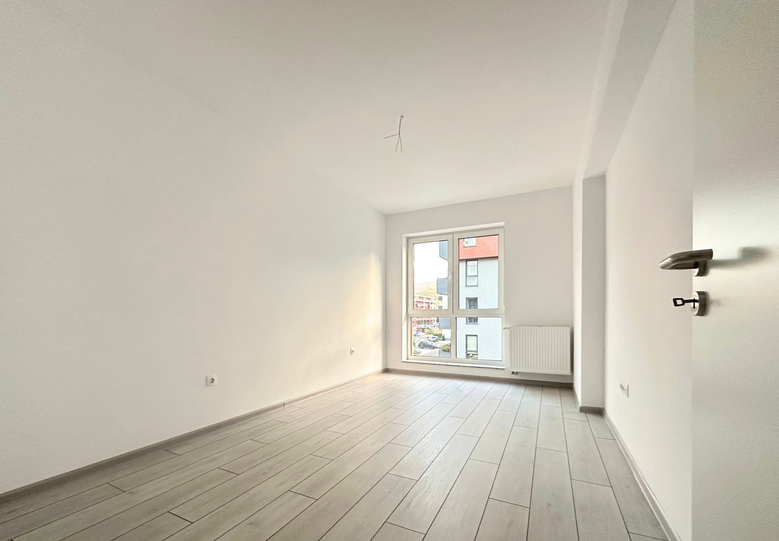 VÂNZARE APARTAMENT 2,5 CAMERE  NOU NELOCUIT - Poză 10