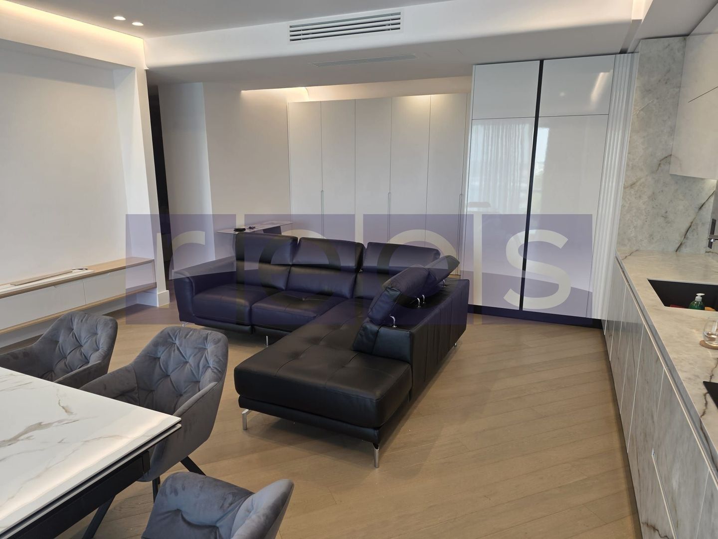 VANZARE APARTAMENT 101MP | 3 CAMERE | MOBILAT-UTILAT LUX | TERASA 26MP - Poză 9