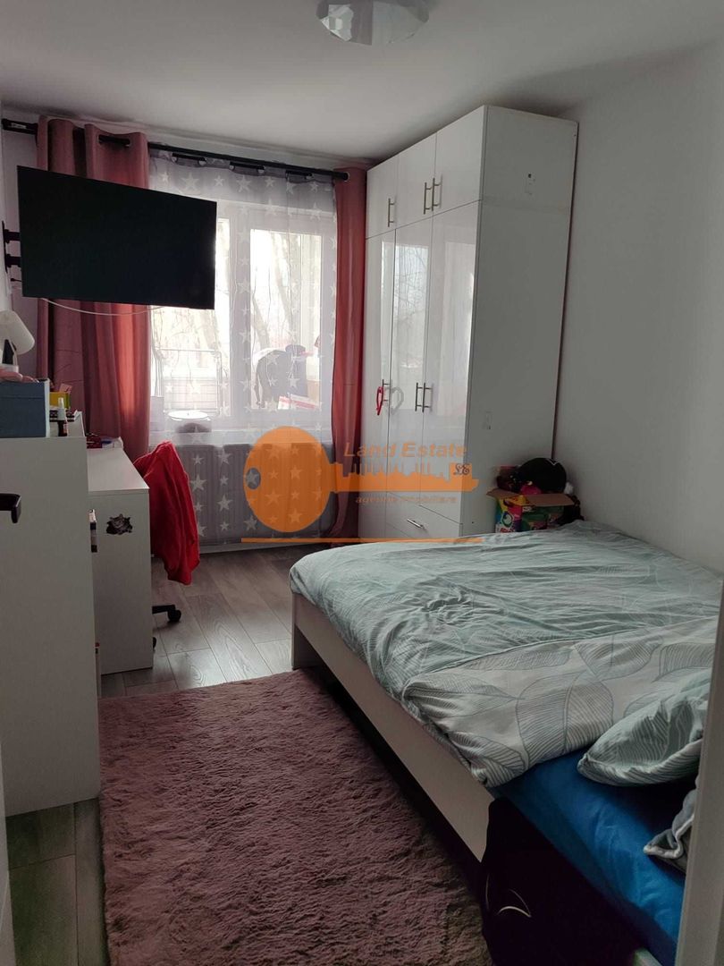 Apartament cu 4 camere in zona Crangasi(Bloc Reabilitat) - Poză 2