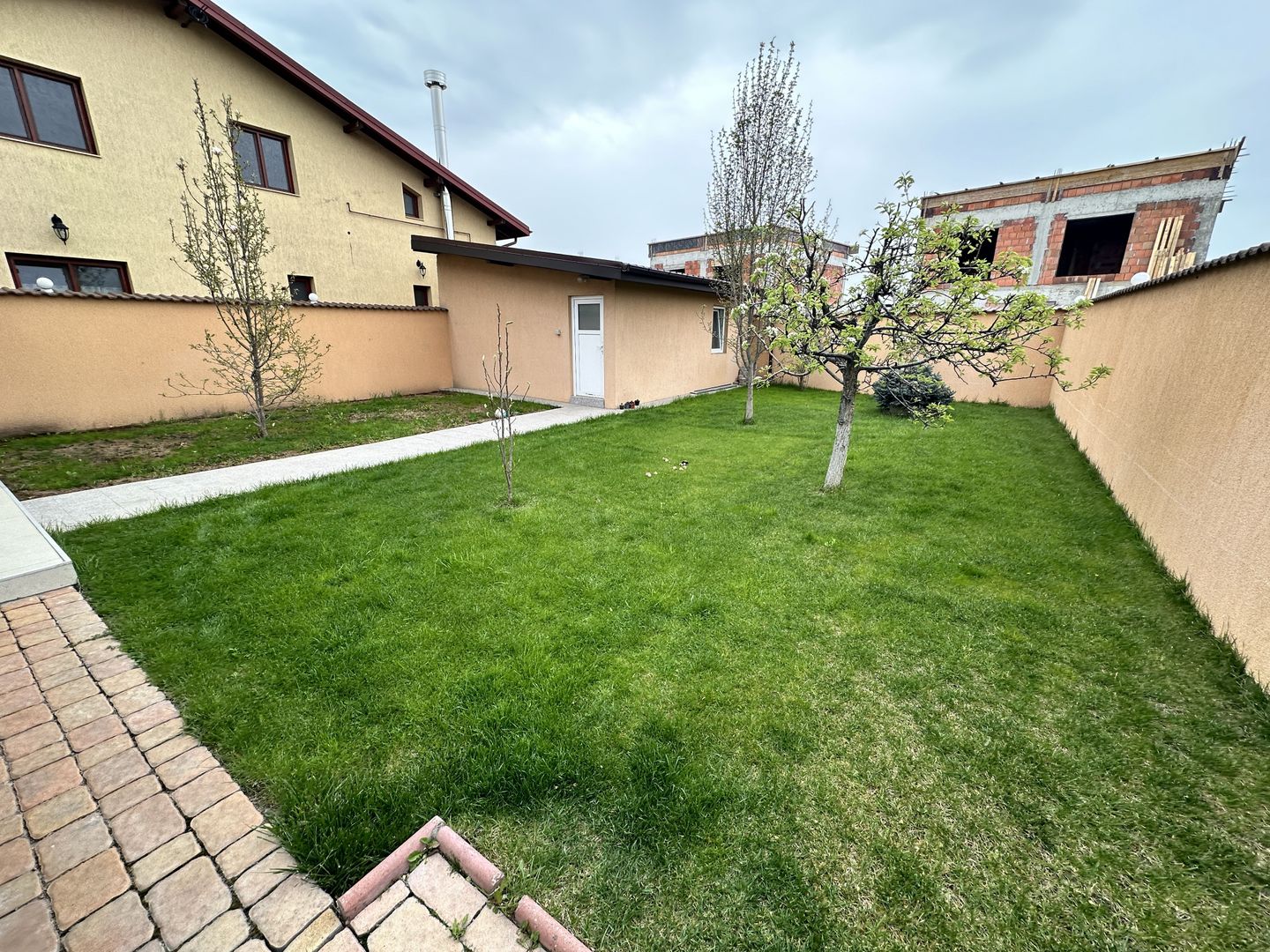 CASA SINGLE 4 CAMERE MARTISOR, TOATE UTILITATILE, CENTRALA,COMISION 0% - Poză 2