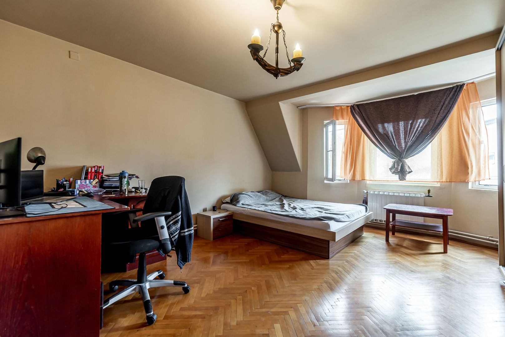 Casa Solida cu Mansarda in Zona Excelenta Parneava - Poză 6