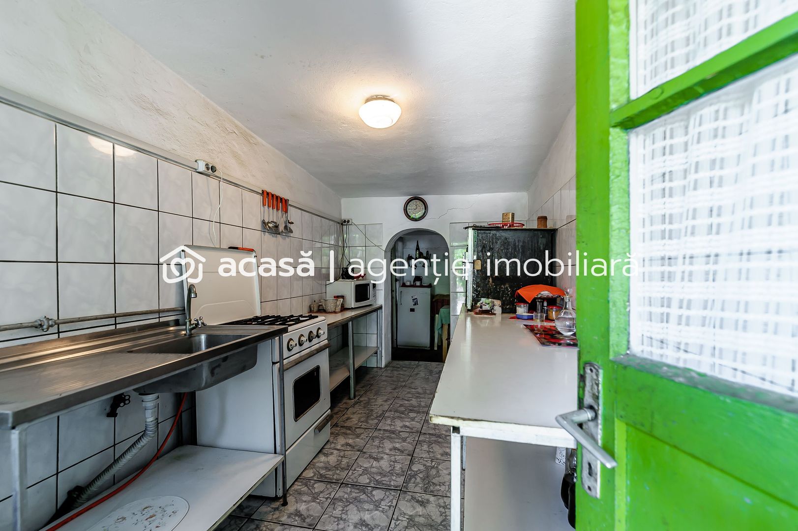 PRET NOU!!! Casa in Parneava - Poză 7