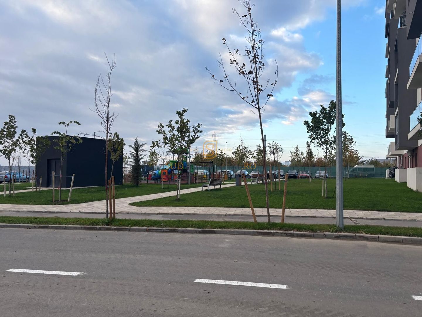 Spatiu comercial excelent, 200 mp, vitrina ampla, locuri de parcare - Poză 10