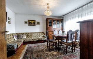 Casă din cărămidă cu 8 camere – zonă liniștită, LIPOVA
