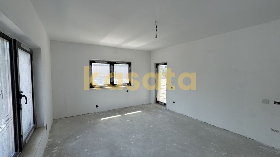 Casă individuală la curte - 1 km de metrou si Parc Bazilescu - Poză 11