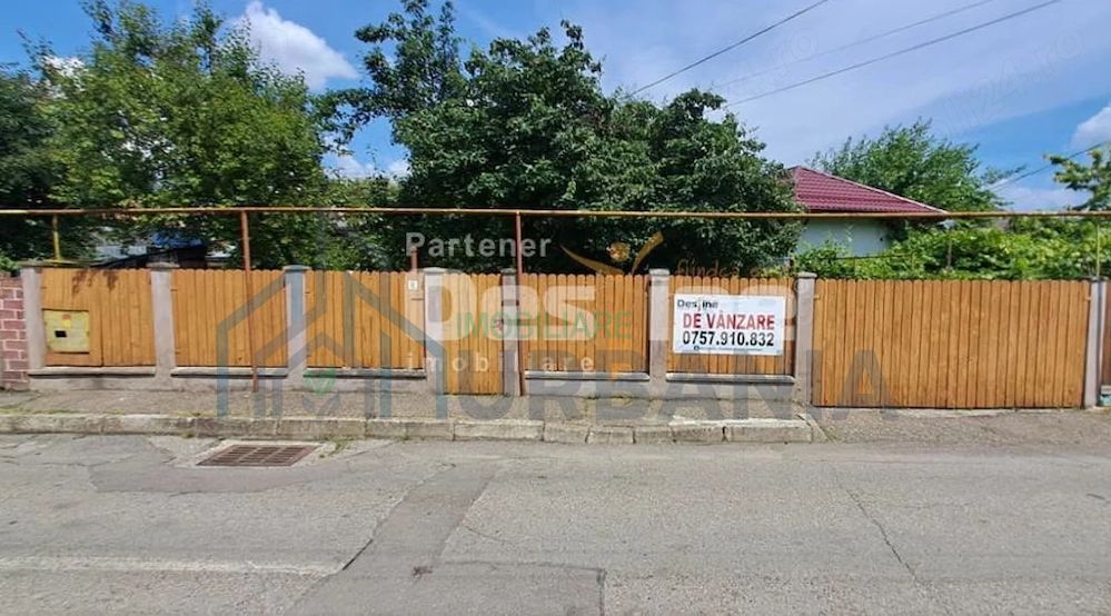 Teren 366 mp cu construcții în zona centrală a Iașului, acces direct din stradă - Poză 1