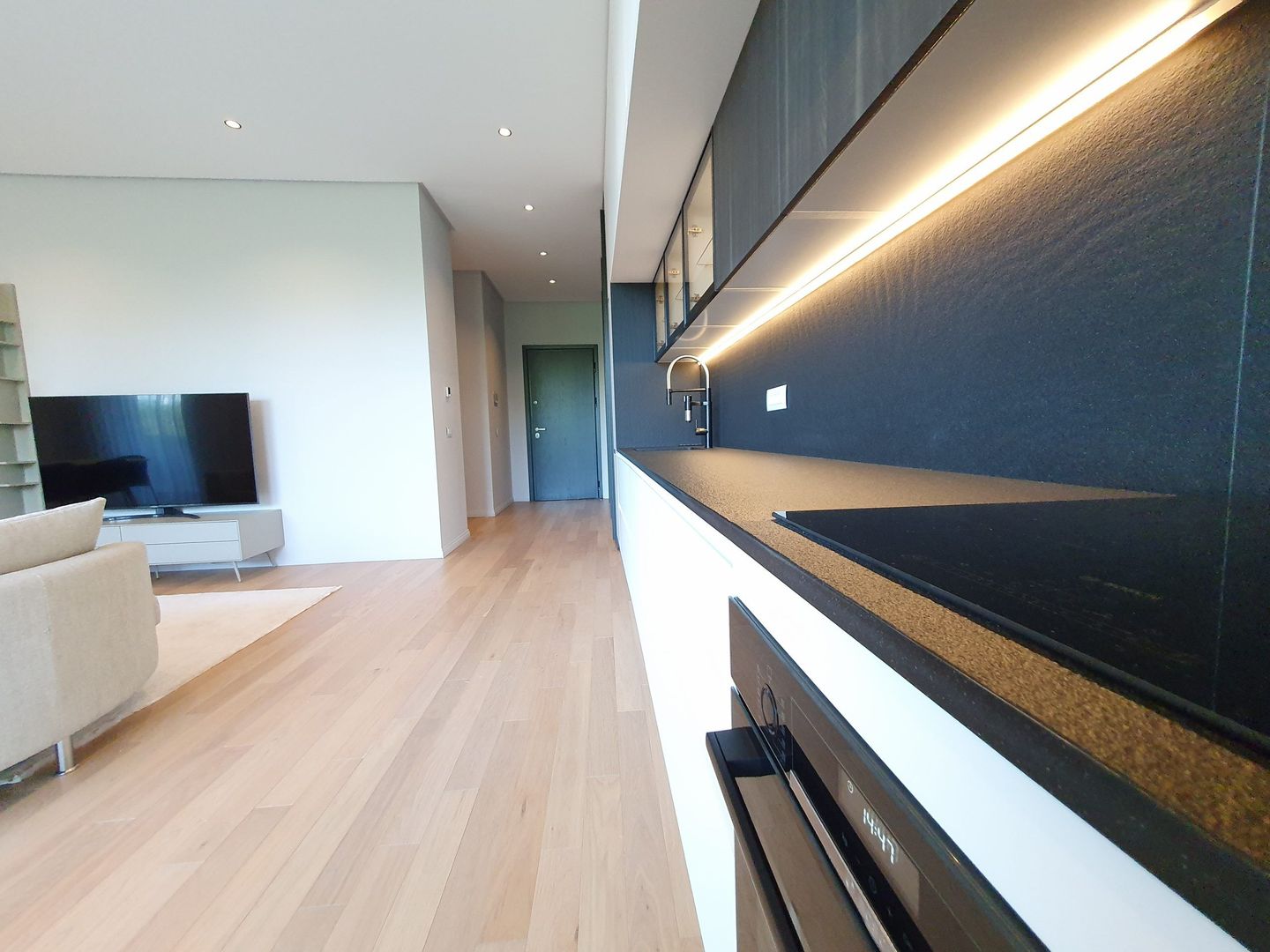 Inchiriere Apartament 3 camere Exclusive lifestyle in One Rahmaninov - Poză 18