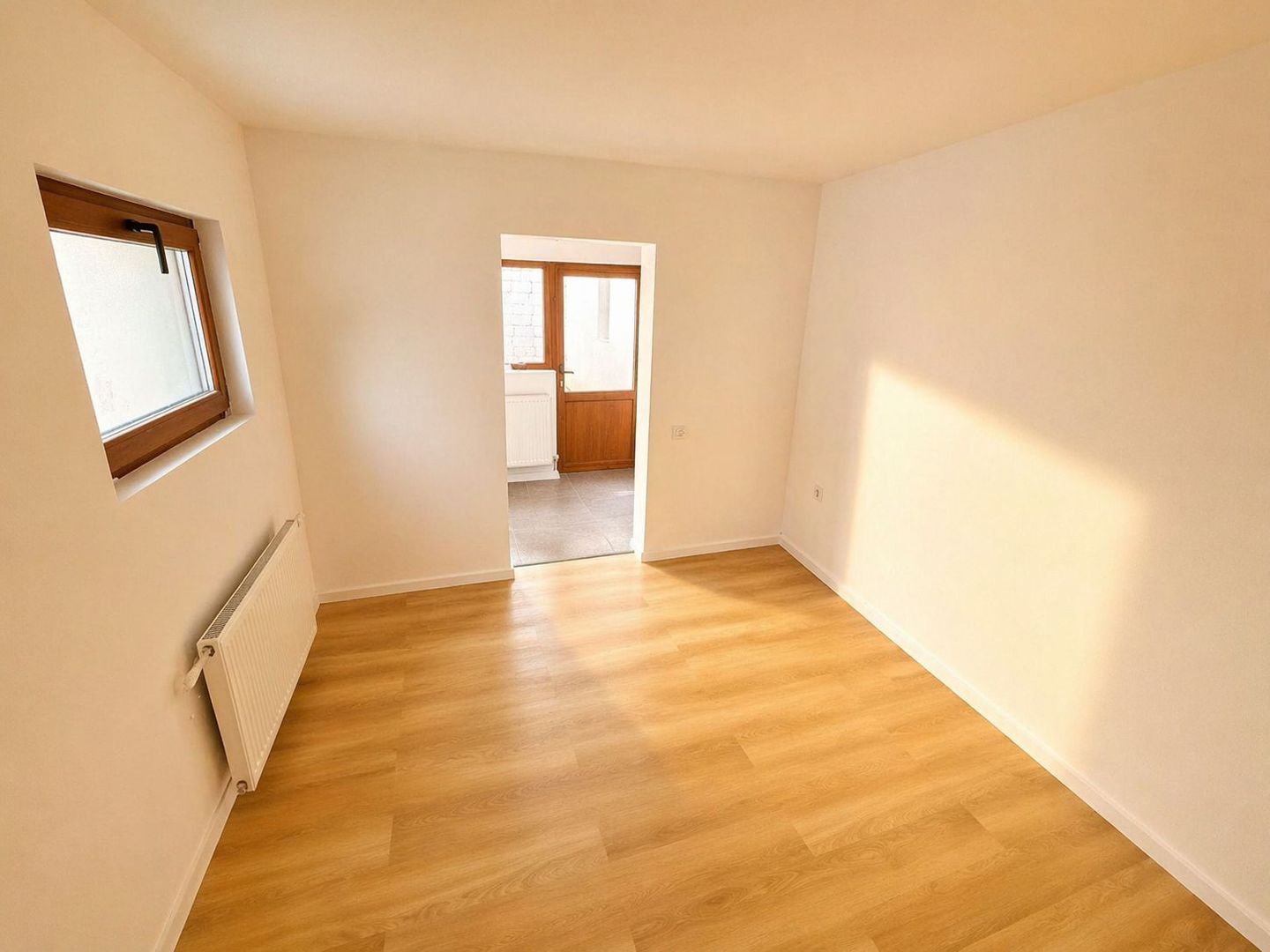 Casa compet renvoata Piata Mihai Viteazau Ploiesti, curte - Poză 3