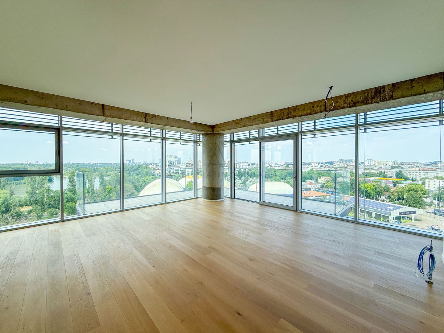 Up Site Apartament 310 MP | 5 Camere 2 Parcari Incluse - Poză 1