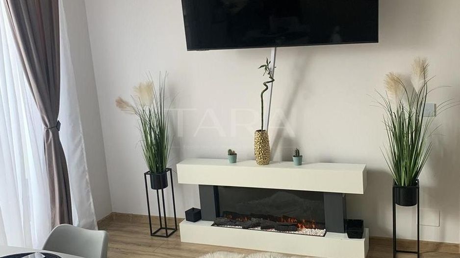 Apartament 2 camere, ultimul etaj, panoramă superbă,  balcon 10 mp - Poză 2