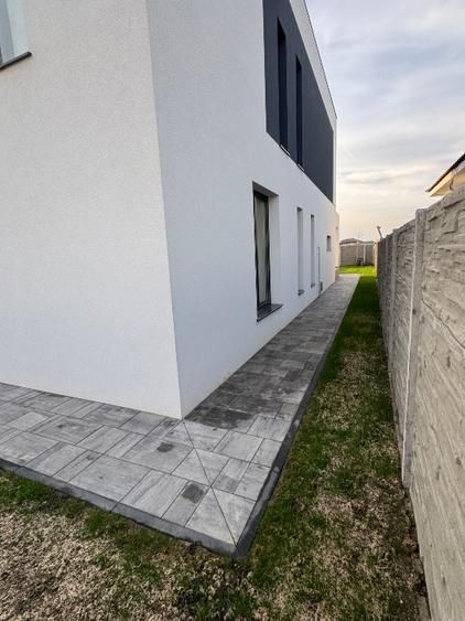 Duplex despărțit prin perete dublu/ Garaj - Poză 34