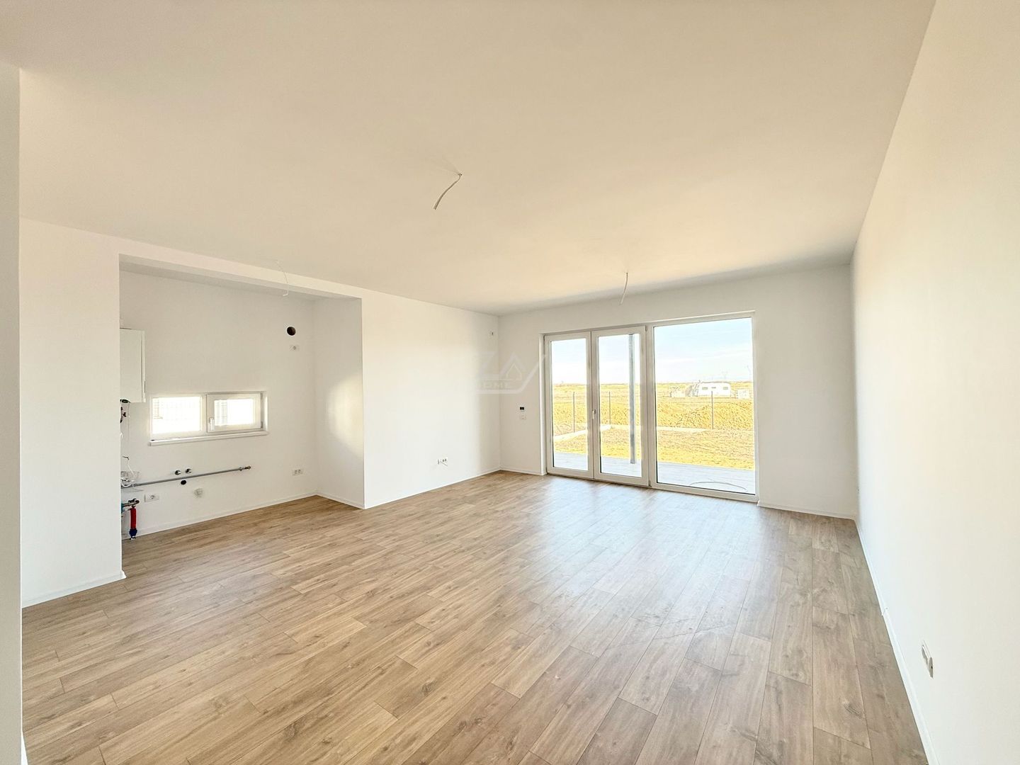 COMISION 0! Duplex finalizat - 5 camere, 3 bai. Panouri fotovoltaice. - Poză 1