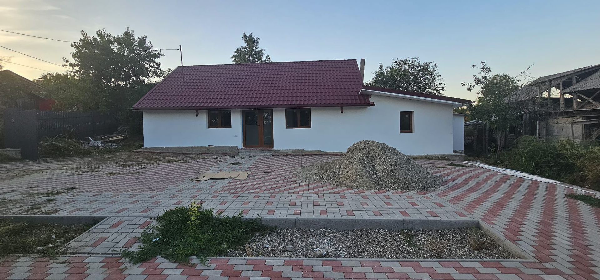 Casă de vânzare în Văleni Secuieni – Fără comision pentru cumpărător - Poză 4