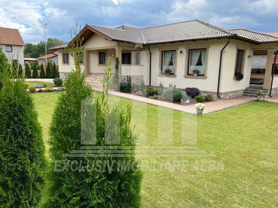 Casa individuala de vanzare, Ciugud - Poză 1