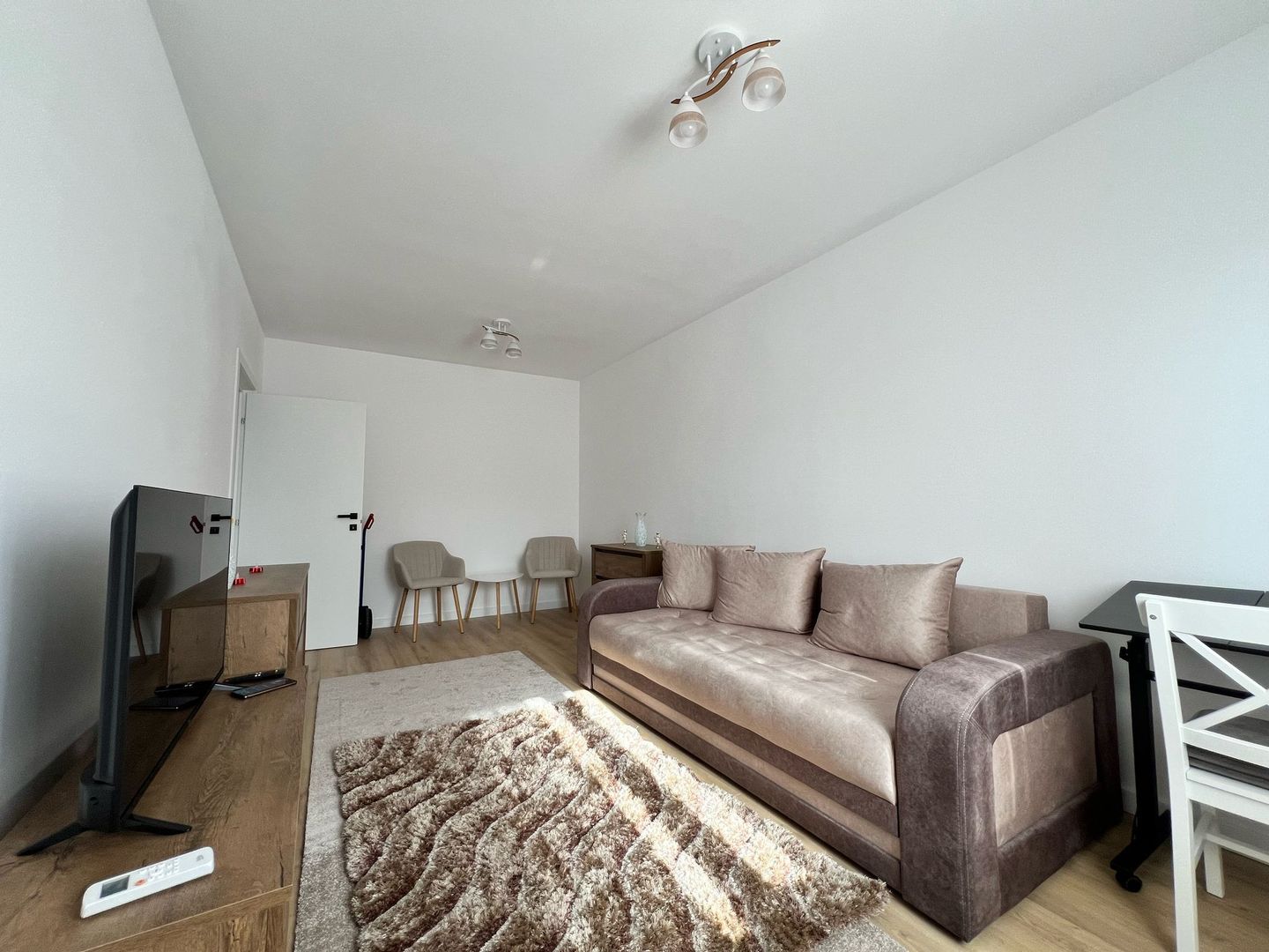 BRASADAS închiriază ap 2 cam etaj 2/5 ROKA RESIDENCE - Poză 4