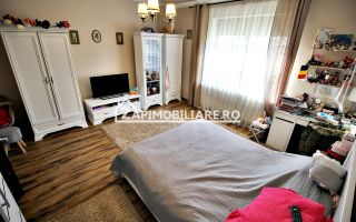 Casa 8 camere,4 bai,482mp,1.100mp teren,2 garaje,0% comision - Poză 5