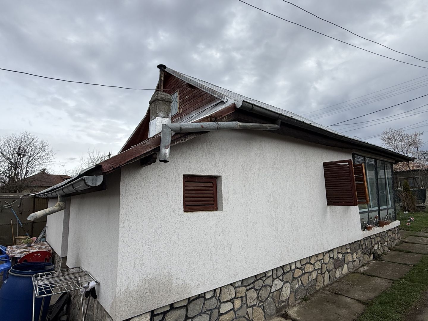 Casă corp C1 84mp + casă corp C2 51mp+garaj+ grădină și teren 889mp - Poză 28