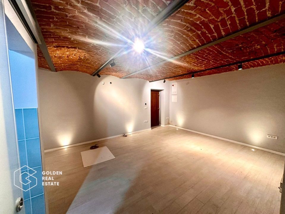 Oportunitate!Spatiu comercial 3 camere+apartament 2 camere la etaj,zona centrala - Poză 4