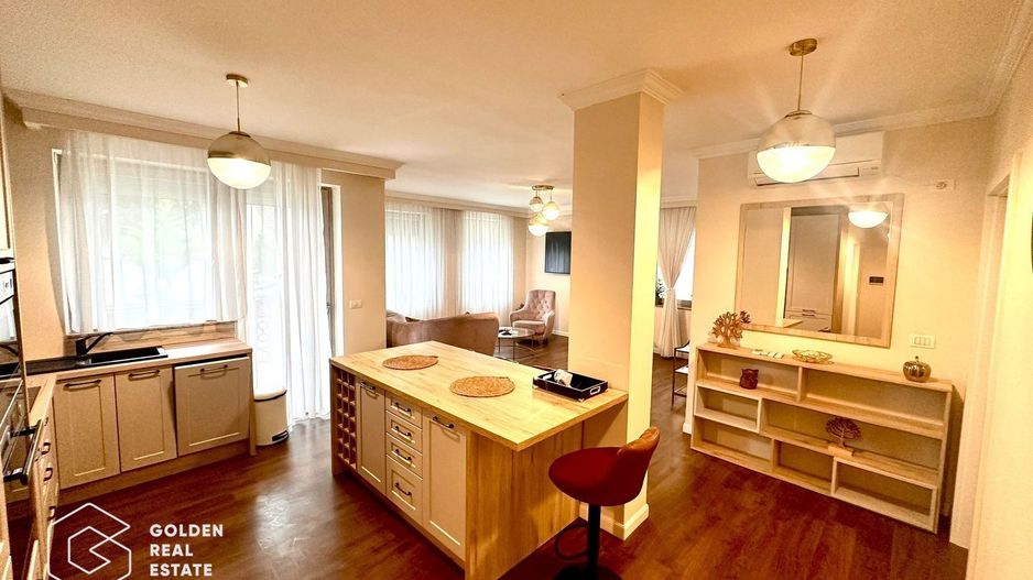 Apartament premium, zona Subcetate, 3 camere, 2 bai, loc parcare, sala, piscina - Poză 1
