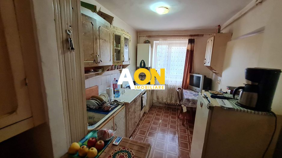 Apartament cu 1 Camera Semidecomandat, 34 mp, Etaj 3, Zona Cetate - Poză 4