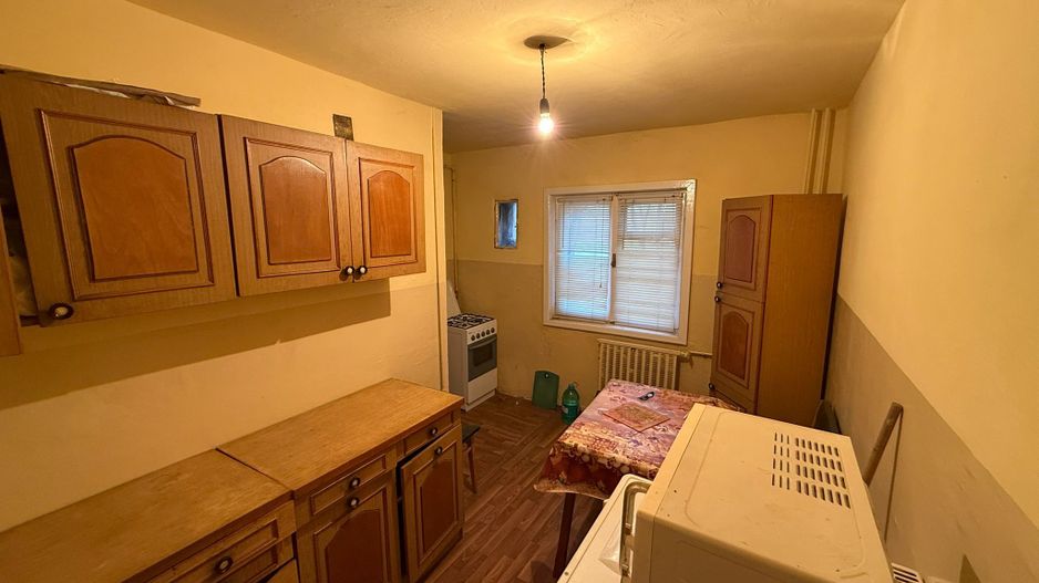 Etaj 1-  zona Odobescu, 2 camere decomandat - Poză 2