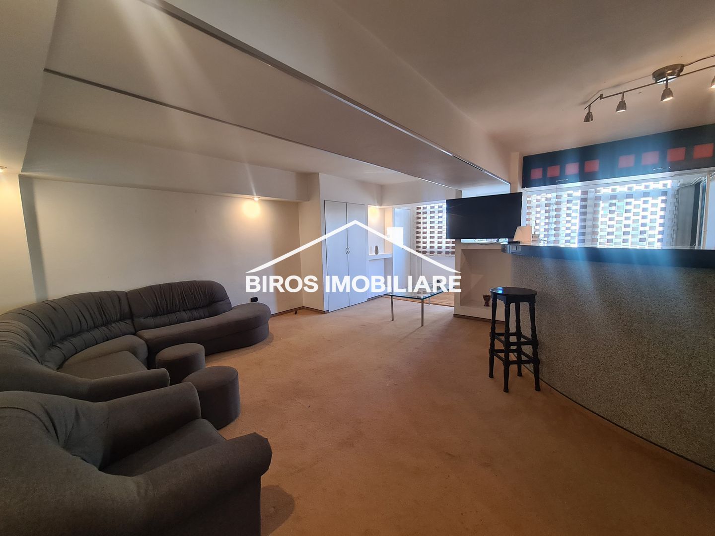 2 camere 93 mp Calea Bucuresti - Vodafone - Poză 3