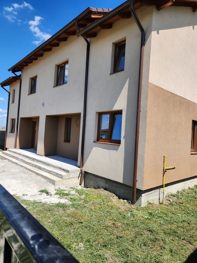 Duplex  cu 4 camere si teren generos , Sacalaz - Poză 3