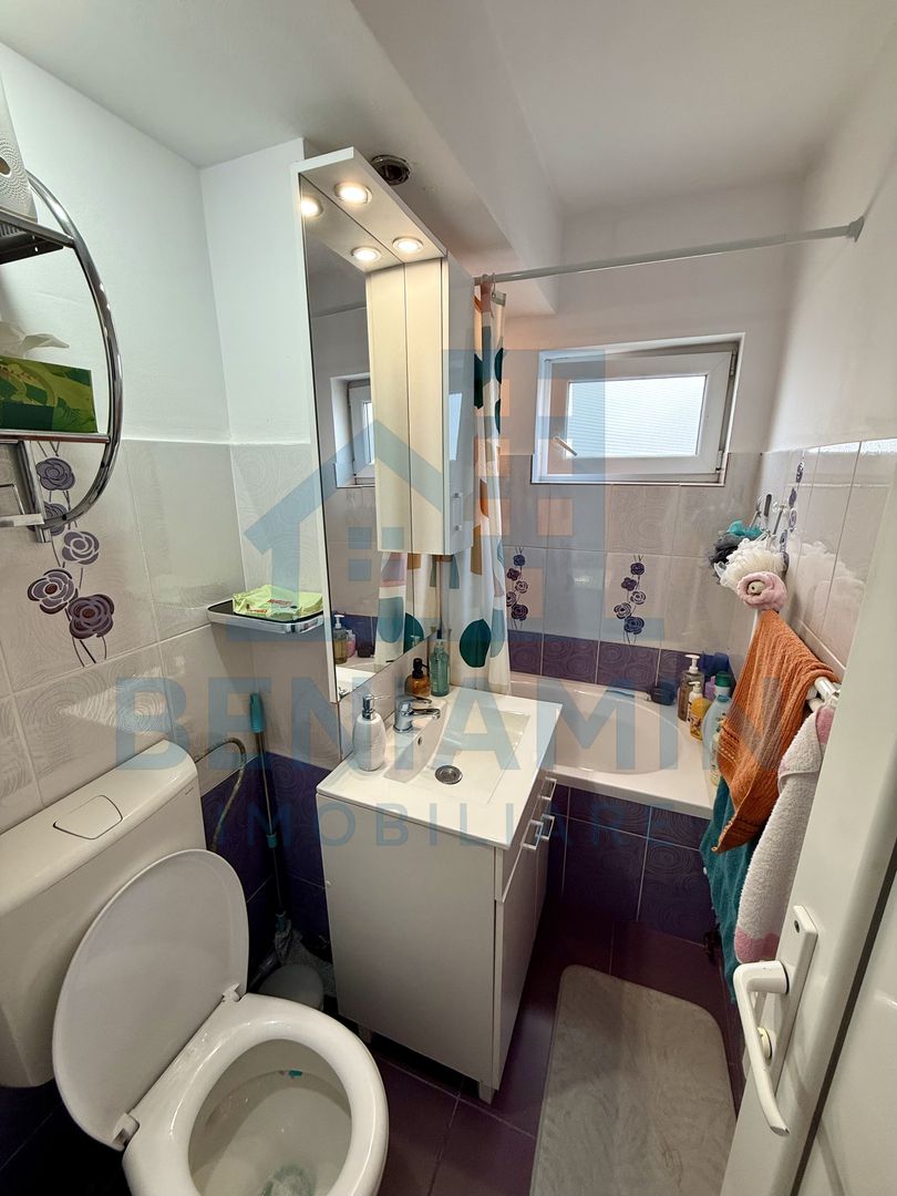 3 camere - etaj 3 - 52mp - renovat - centrala - apa - Craiovita Noua - Poză 6