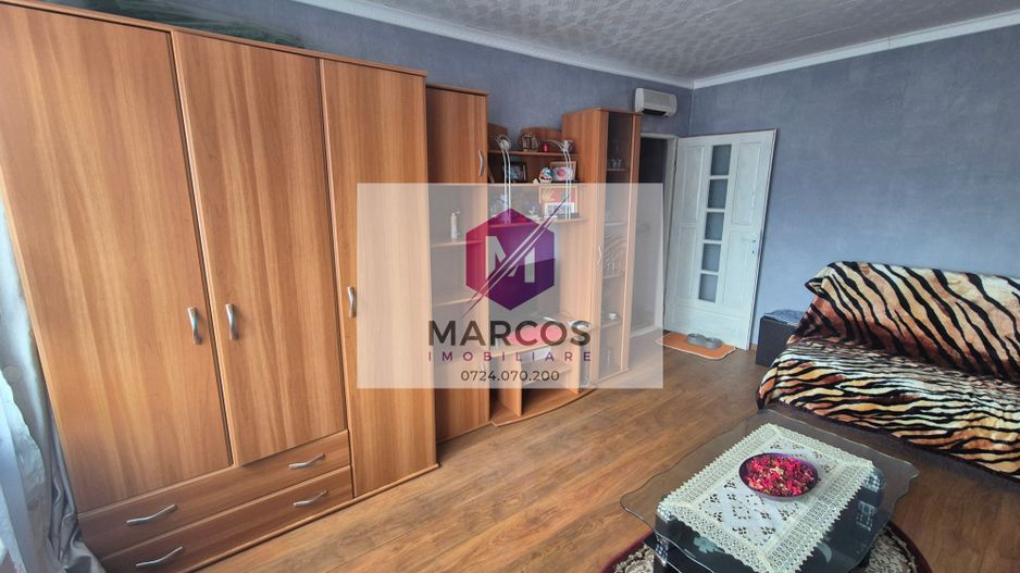 Vand apartament 1 camera etajul.3 Micro 2 - Poză 1