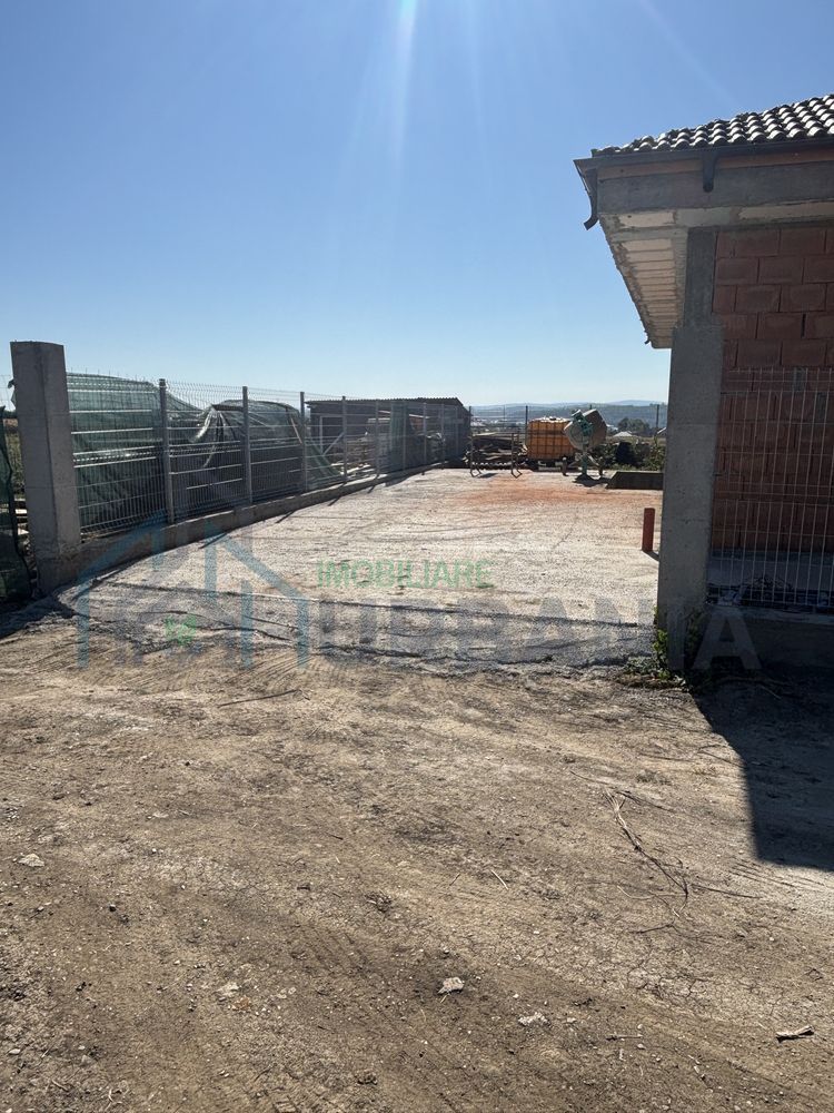 Casă la roșu cu beci de 30 mp și curte betonată, Târgu Frumos - Poză 3