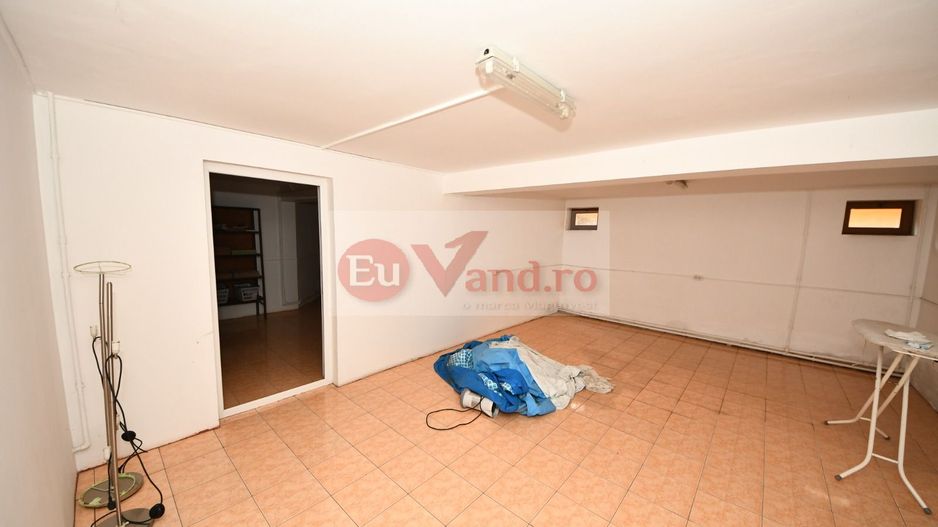 Vila spatioasa, pretabil pentru locuit/clinica, zona Micro 17 – Galati - Poză 52