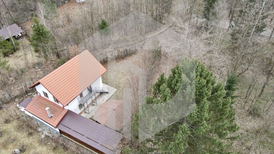 Casa de Vacanță în Valea Avrigului cu 3 Dormitoare //  120 mp - Poză 5