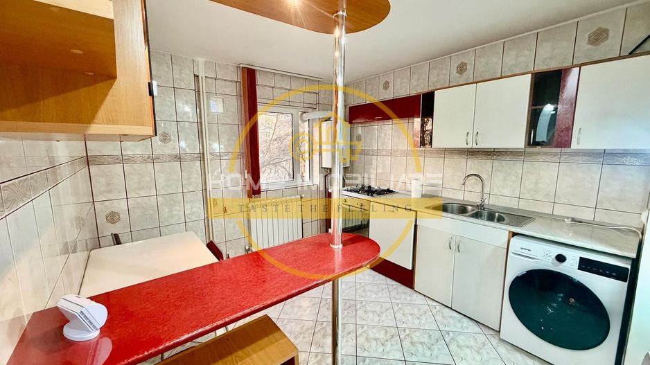 Apartament cu 3 camere / 75mp / in zona Podu Ros- 1001 Articole - Poză 1