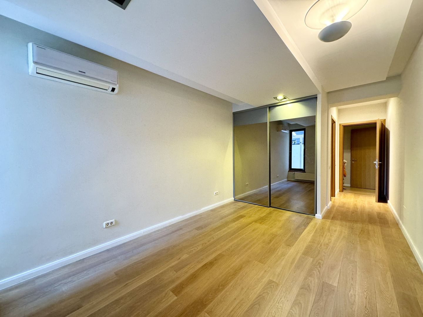 Apartament la parter,lux,spatios+terasa aflat in Aviatiei-Baneasa - Poză 7