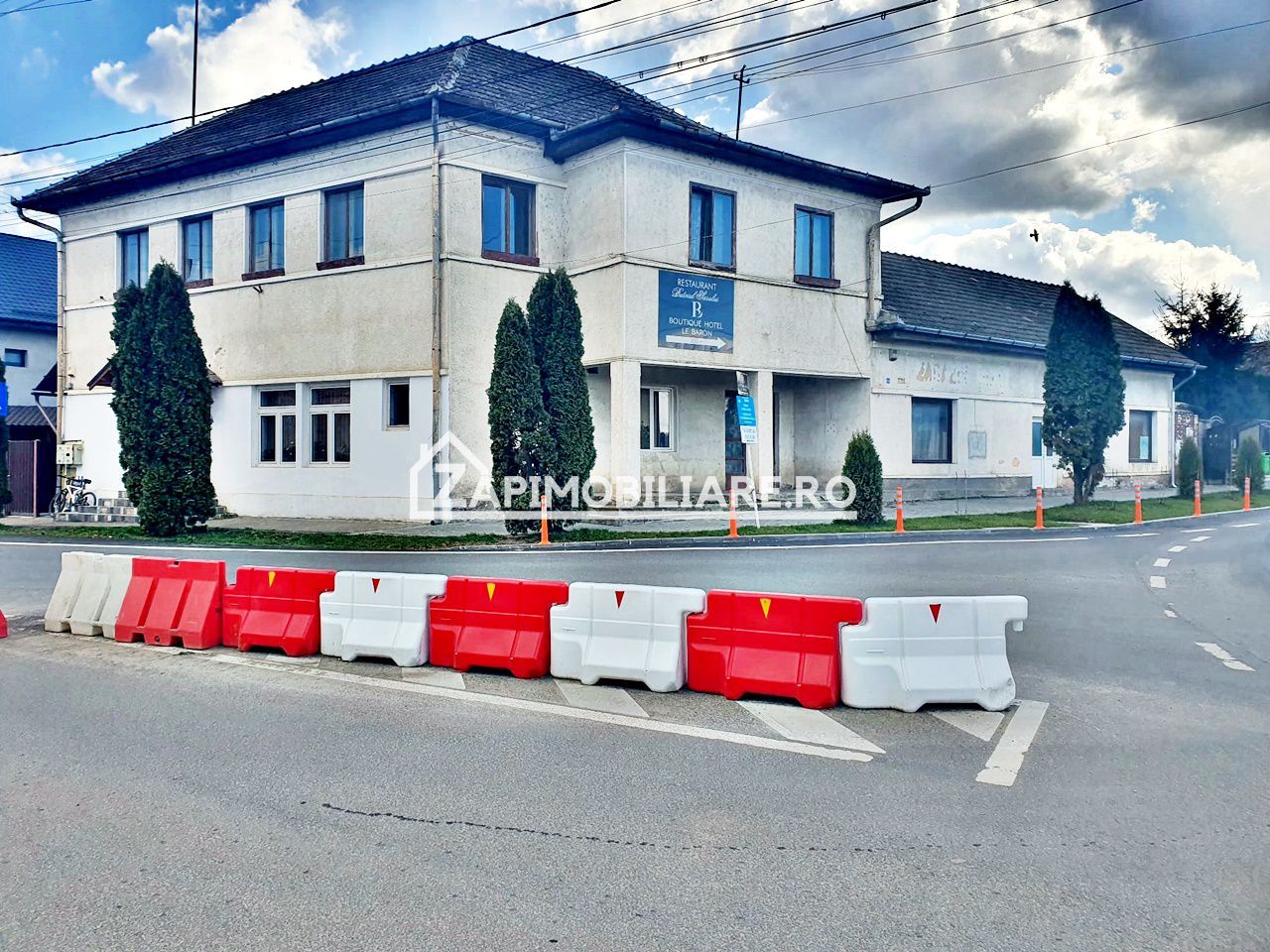 Spatiu Comercial  11 camere,370 mp utili,960 mp teren - Poză 10