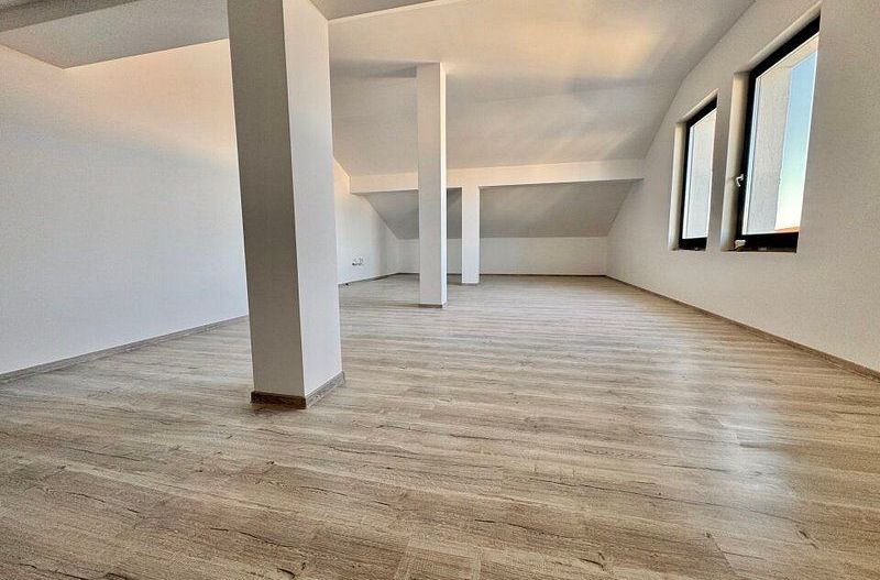 Vila cu bucatarie inclusa -otopeni central - Poză 26