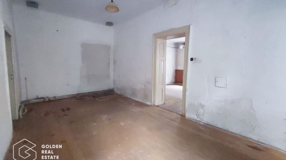 Apartament la curte, 3 camere, zona Centrala, str Simion Balint - Poză 3