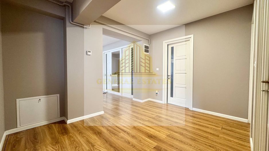 Vânzare apartament cu 3 camere - 130 m.p - în Zona CUG, Iași. - Poză 14