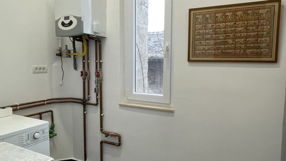 Apartament 5 camere , cladire istorica , renovat complet. - Poză 19