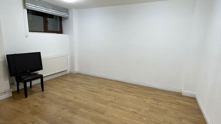 Garsoniera subsol de vanzare Bucurestii Noi - Poză 2