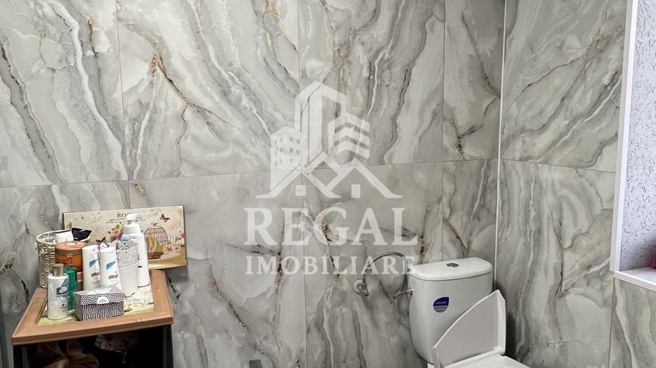 Casă spațioasă de vânzare în Ruși – pentru locuință sau investitie - Poză 7