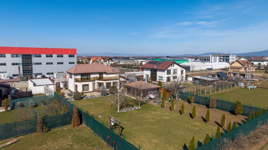 Casa 6 dormitoare+4 bai -1500 mp teren-Sacele - Poză 60