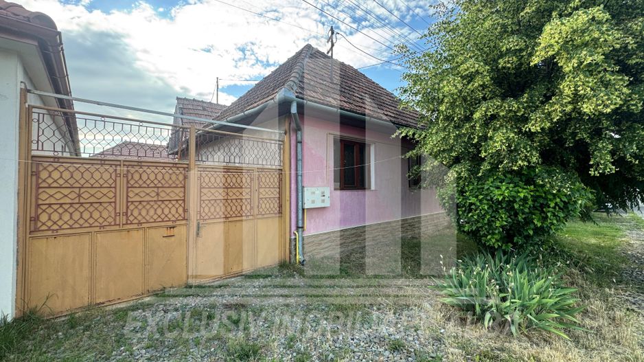 Casa individuala | 200 mp | 2000 mp teren | Petresti - Poză 1