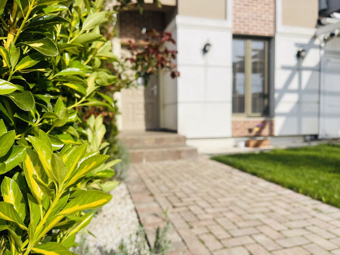 OFERTA REZERVATA - De inchiriat Casa cu Garaj - Segmentul Lux - Dumbravita - Poză 2